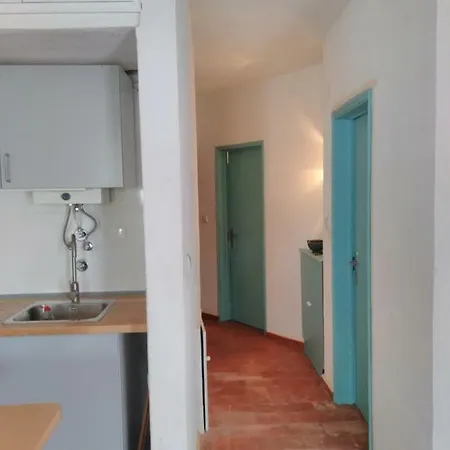 Patio House - Checkinhome Apartment